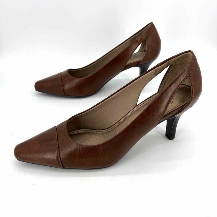 Shoe Size 8 LIFE STRIDE Brown Faux Leather Pumps