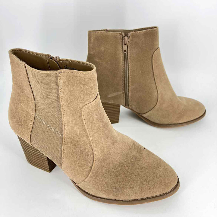 Shoe Size 11 UNIVERSAL THREAD Tan Boots
