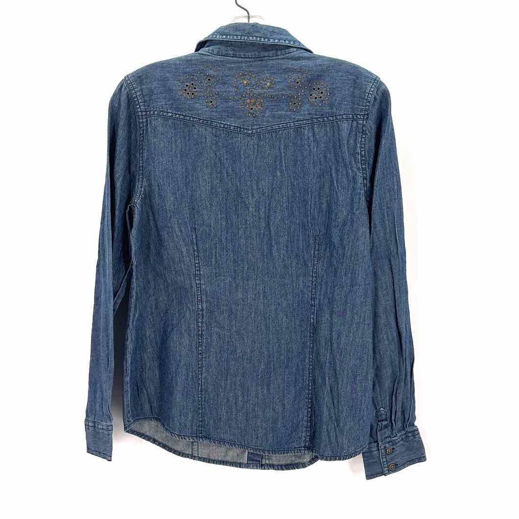 Size M Nine West Blue Chambray Shirt