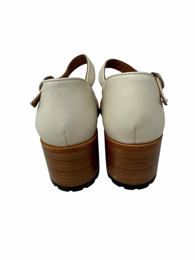Shoe Size 8 Ivory Leather Pumps