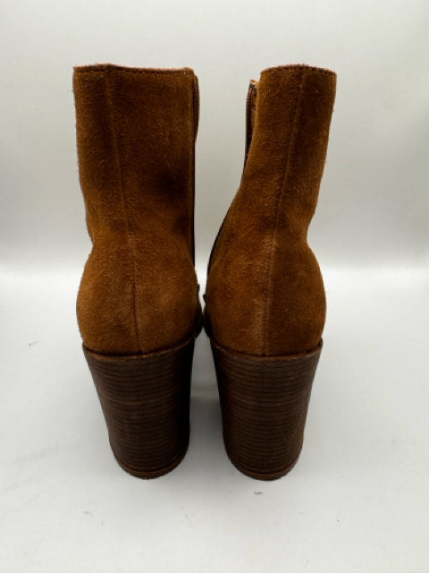 Shoe Size 7 Tan Suede Boots