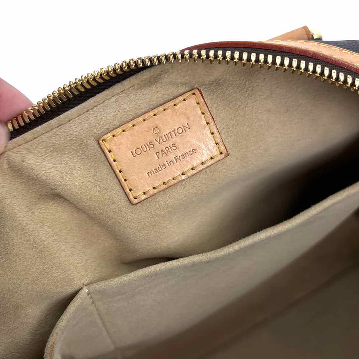 Louis Vuitton Luxury - Purse