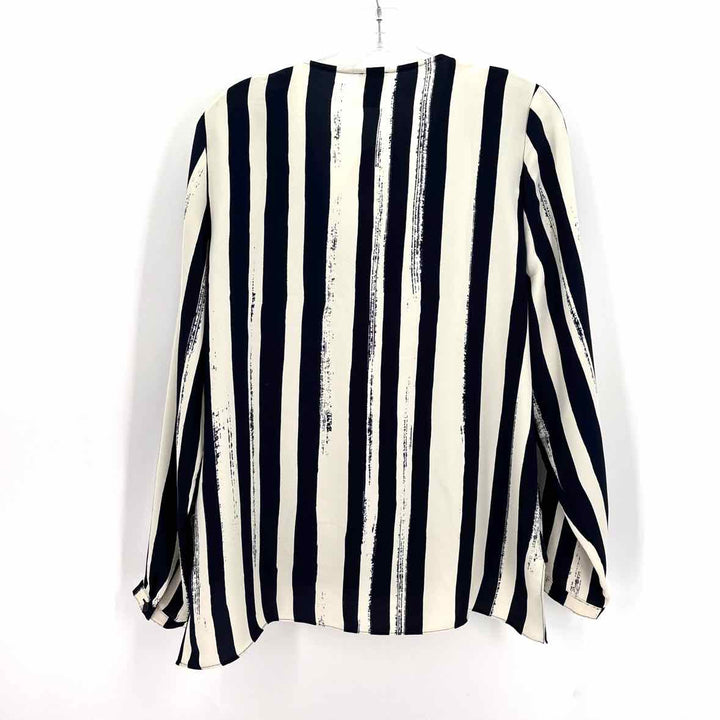 Size M Chico's Multi-Color Shirt