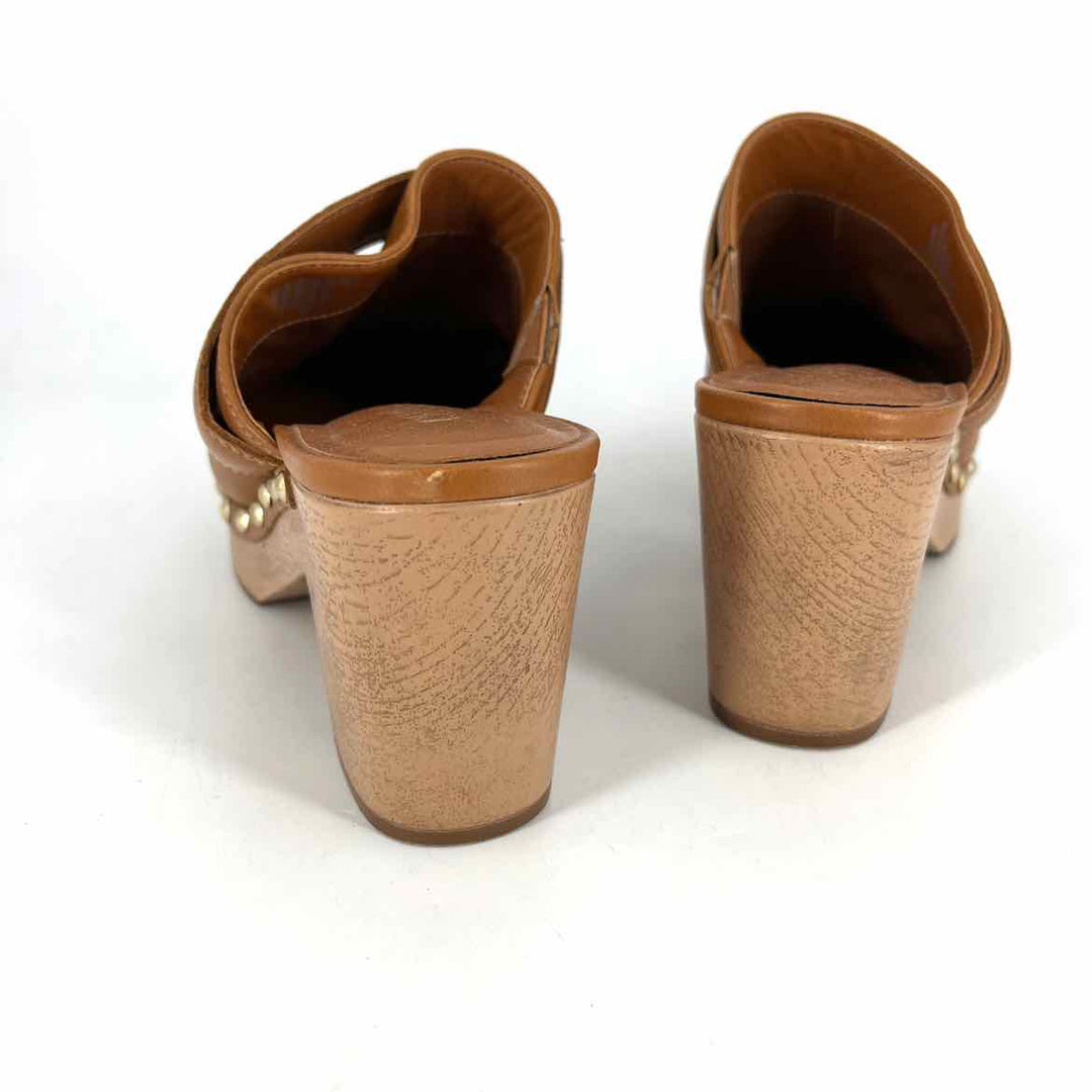 Shoe Size 7 CHELSEA & VIOLET Camel Faux Leather Clogs