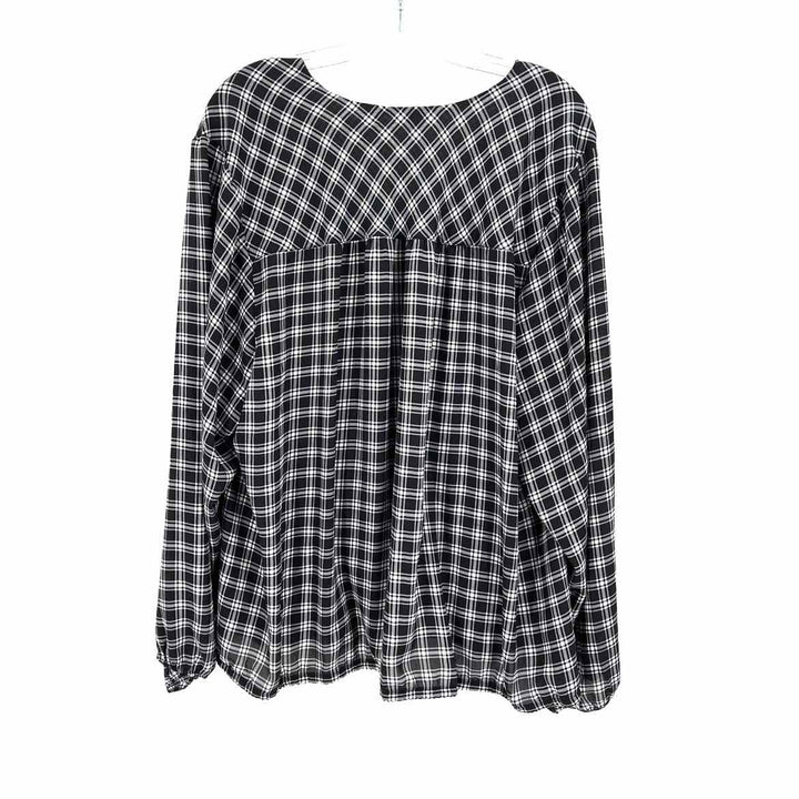 Size 4X Torrid Black Shirt