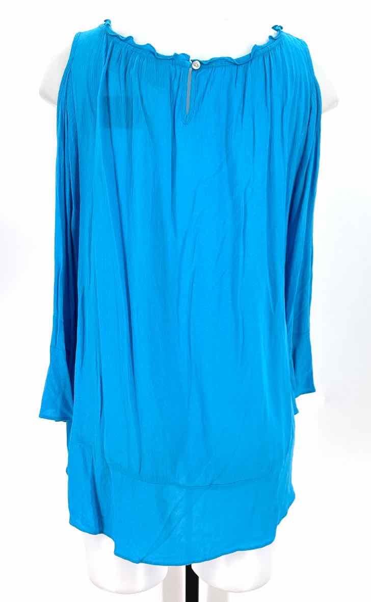 Size M Chico's Blue Shirt
