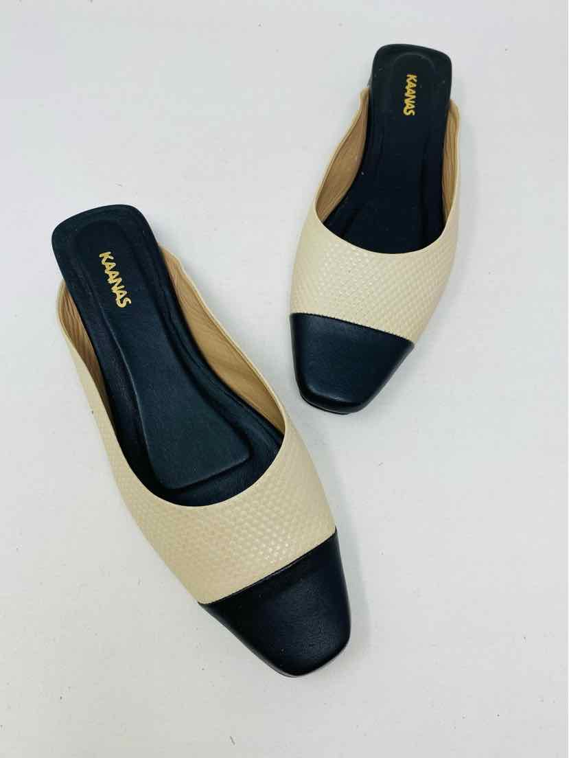Shoe Size 7 Cream Flats