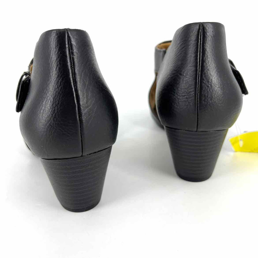 Shoe Size 8 Black Leather Sandals