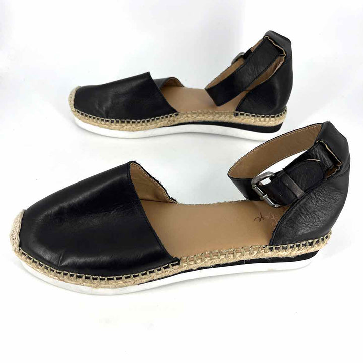 Shoe Size 10 CROWN VINTAGE Black Flats