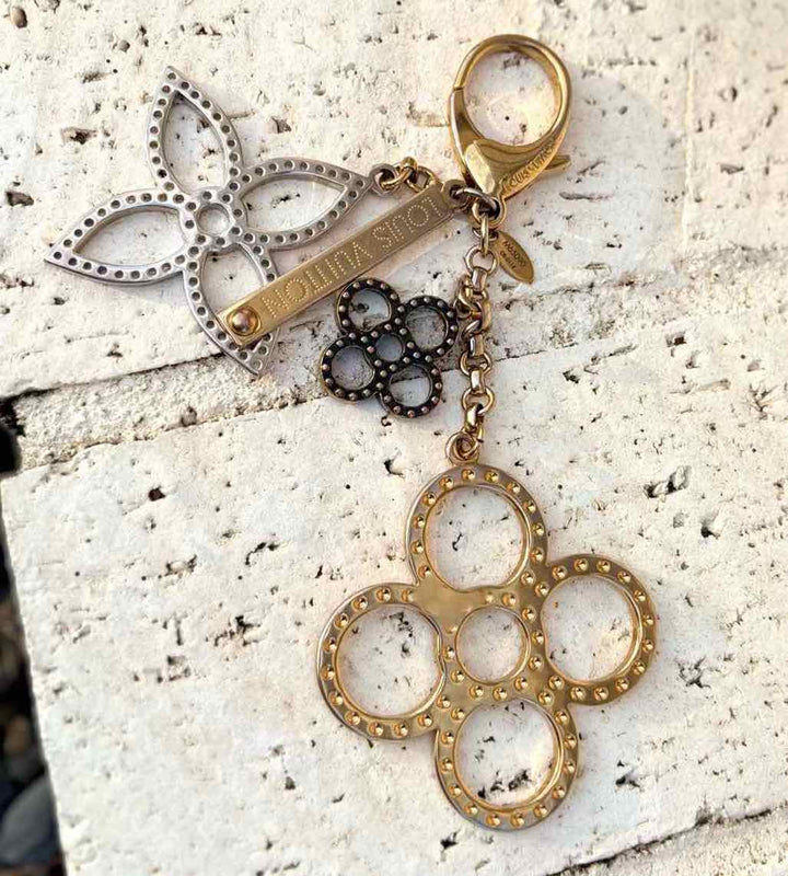 Louis Vuitton Luxury - Pendant