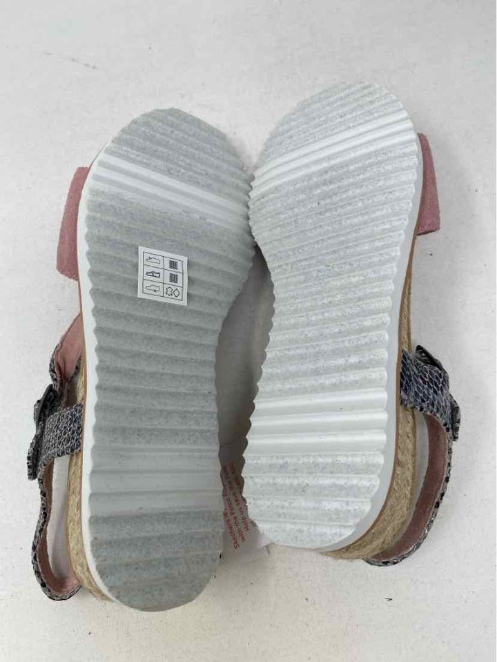 Shoe Size 6.5 BOBS Multi-Color Sandals