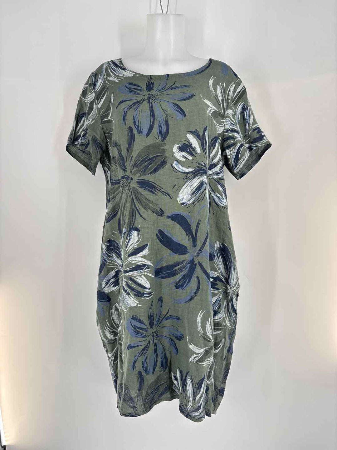 Size M Multi-Color Dress