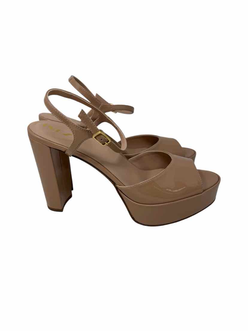 Shoe Size 8.5 Beige PATENT Pumps