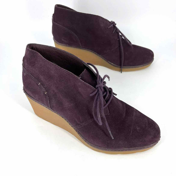 Shoe Size 8.5 CLARKS Burgundy Suede Rubber Boots