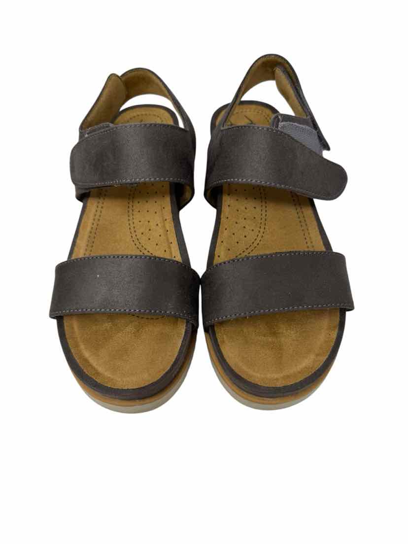 Shoe Size 7.5 Brown Sandals