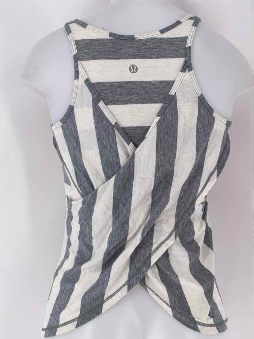 Size L Lululemon Gray Shirt