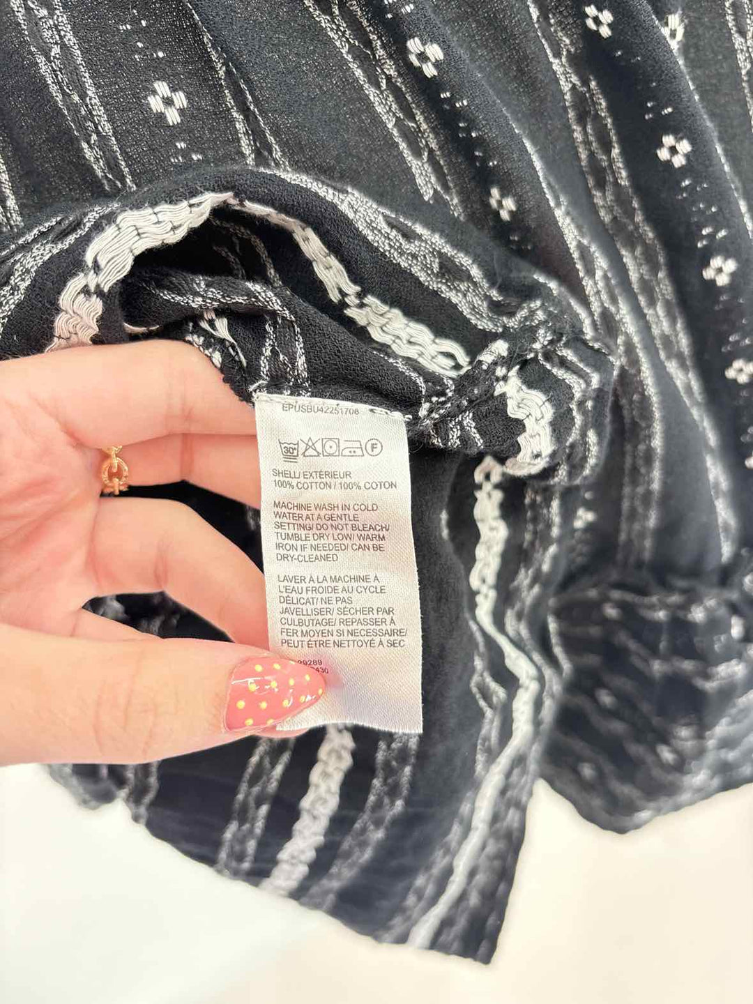 Size M SAKS FIFTH AVENUE Black Print Skirt
