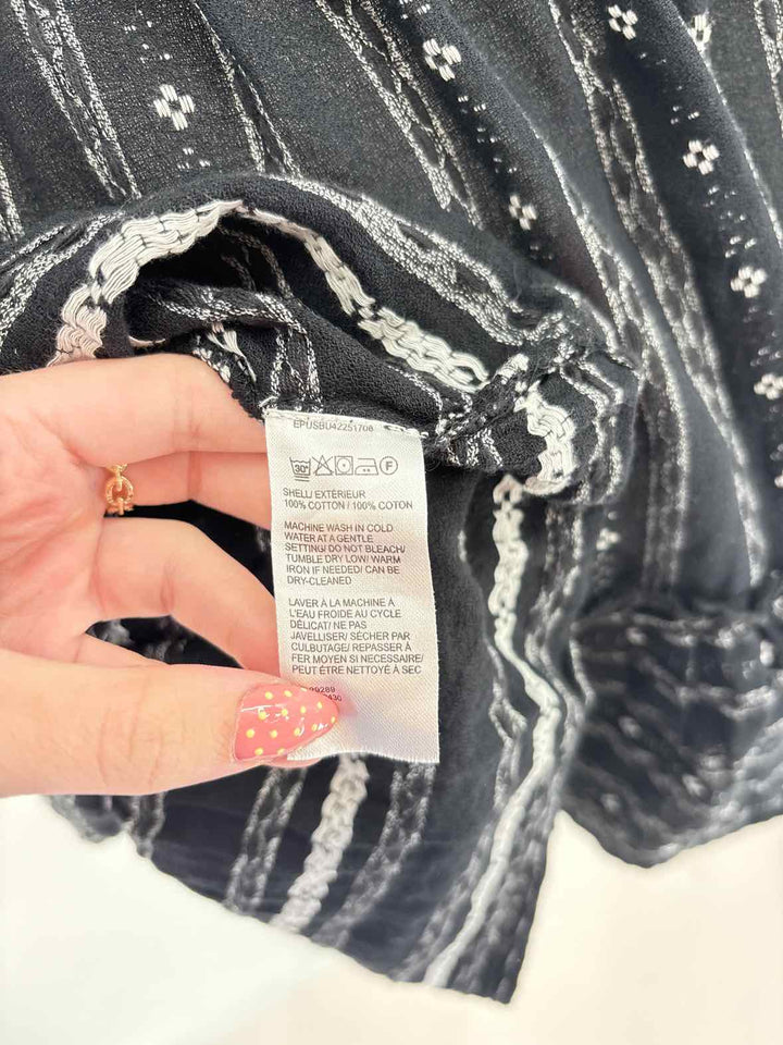Size M SAKS FIFTH AVENUE Black Print Skirt
