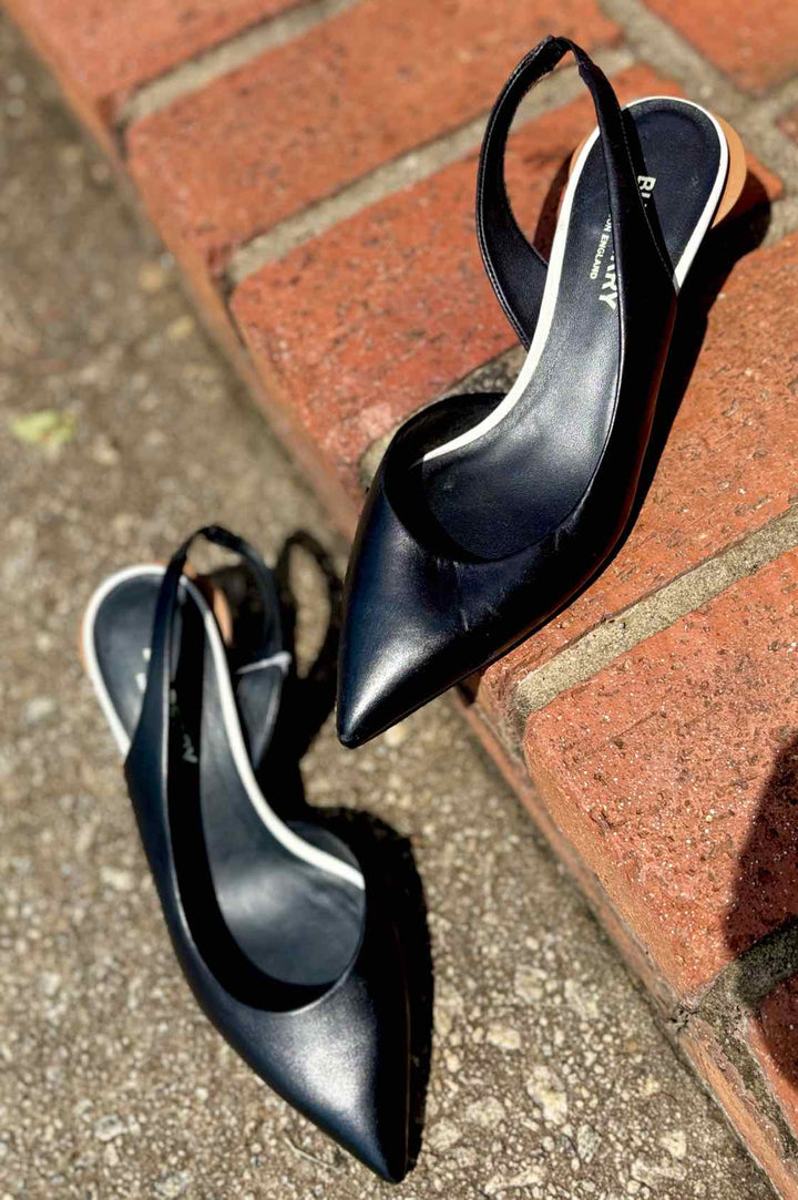 Shoe Size 35 Burberry Black Leather Luxury - Pumps