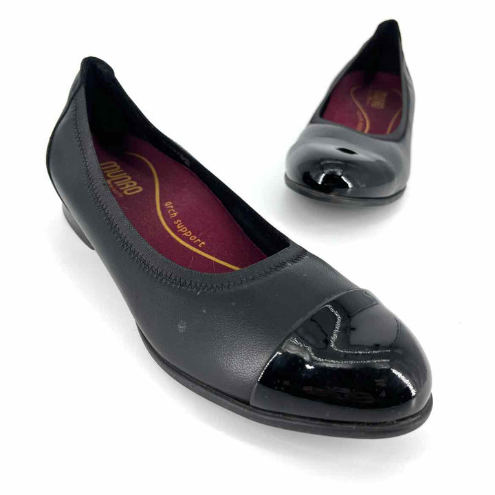 Shoe Size 10 MUNRO Black Leather Flats