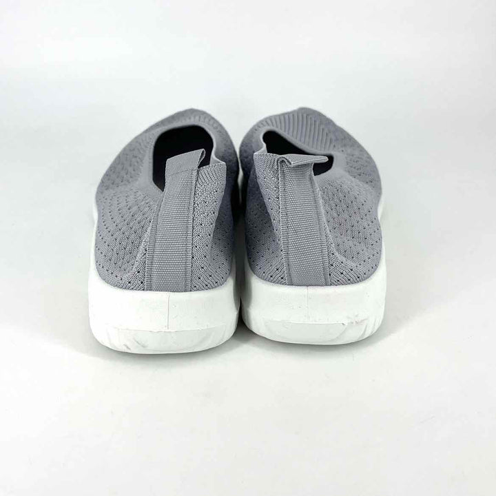 Shoe Size 42 Gray Knit Flats