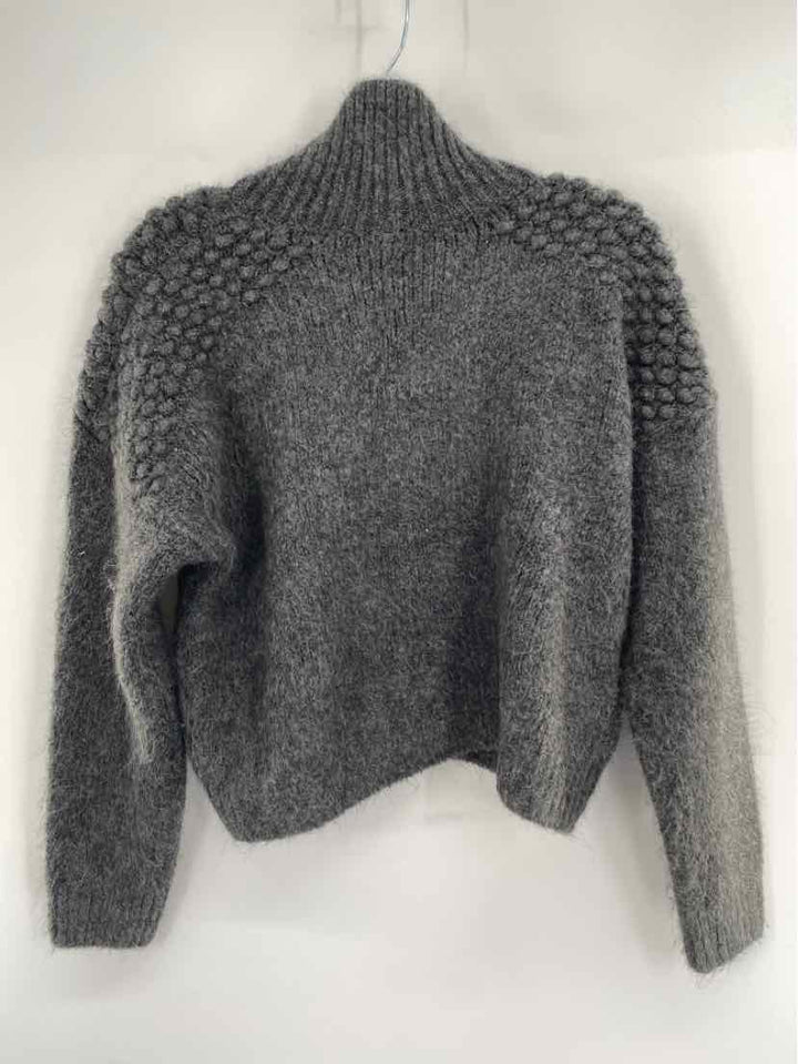Size M FREE PEOPLE Gray Knit Sweater