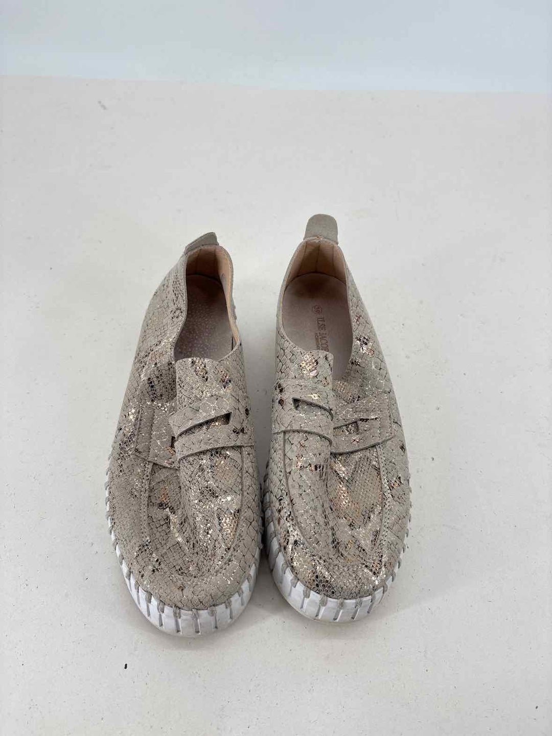 Shoe Size 39 ISLA JACOBSON Beige Leather Flats