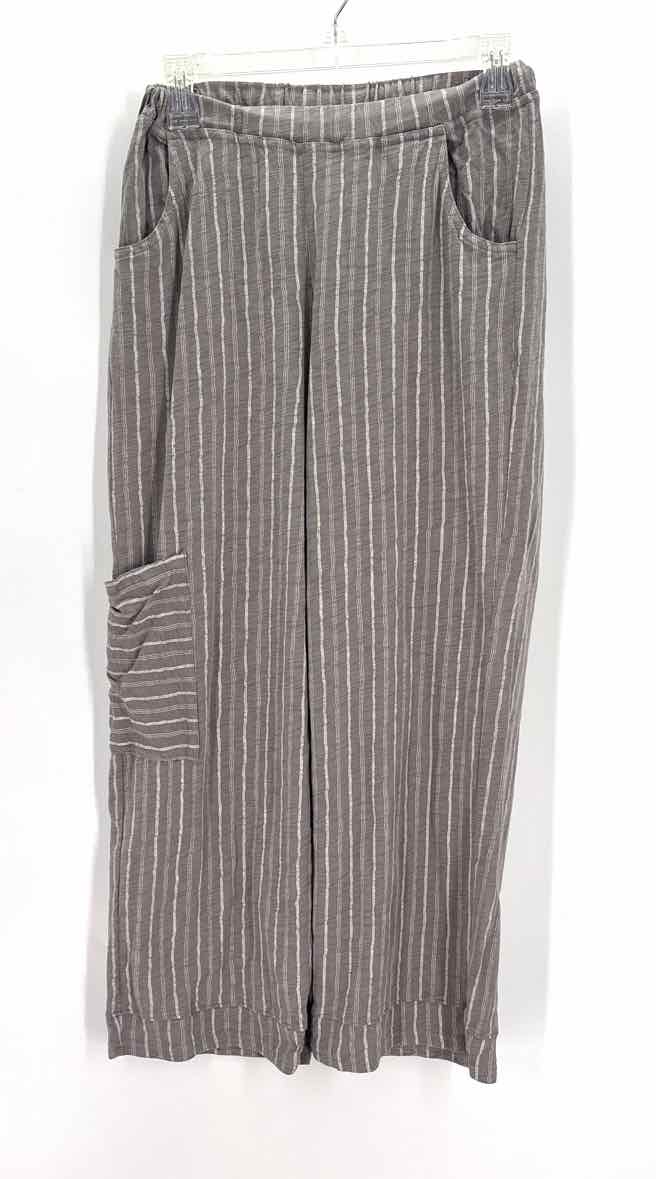 Size S gray print Pants
