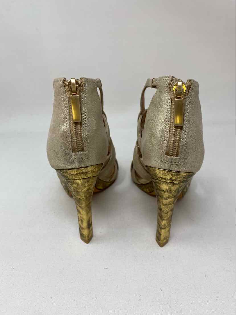 Shoe Size 6 Gold Leather Sandals