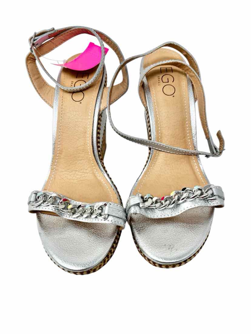Shoe Size 7.5 Silver Leather Sandals