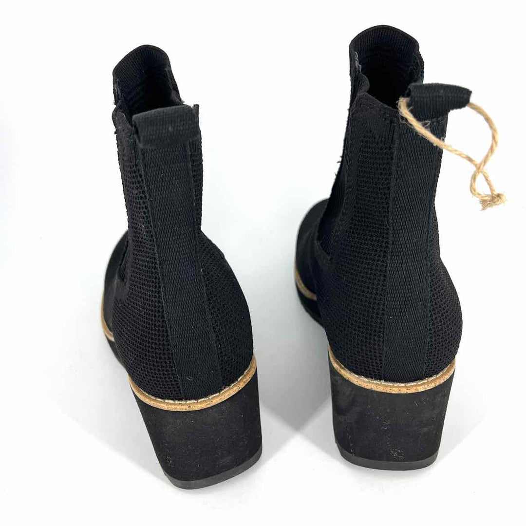 Shoe Size 10 SOFFT Black Knit Boots
