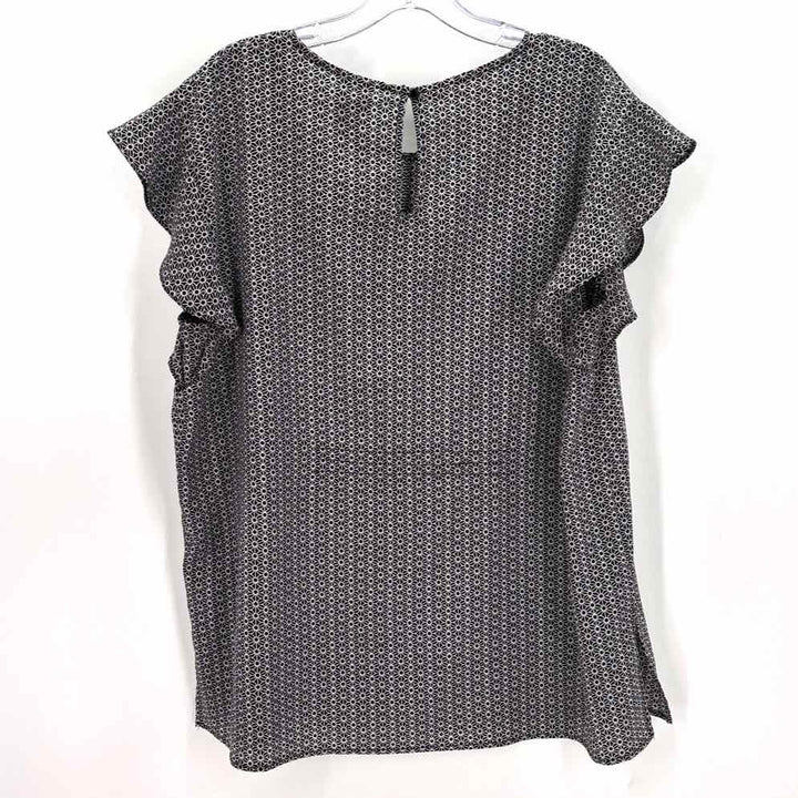 Size XL Black/White Shirt