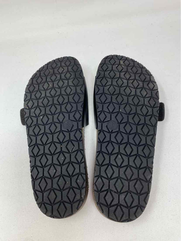 Shoe Size 6 UNIVERSAL THREAD Black Sandals