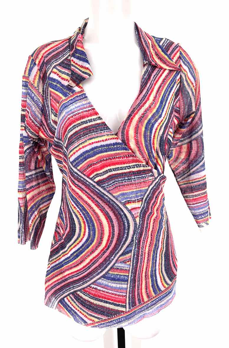 Size M Multi-Color Shirt