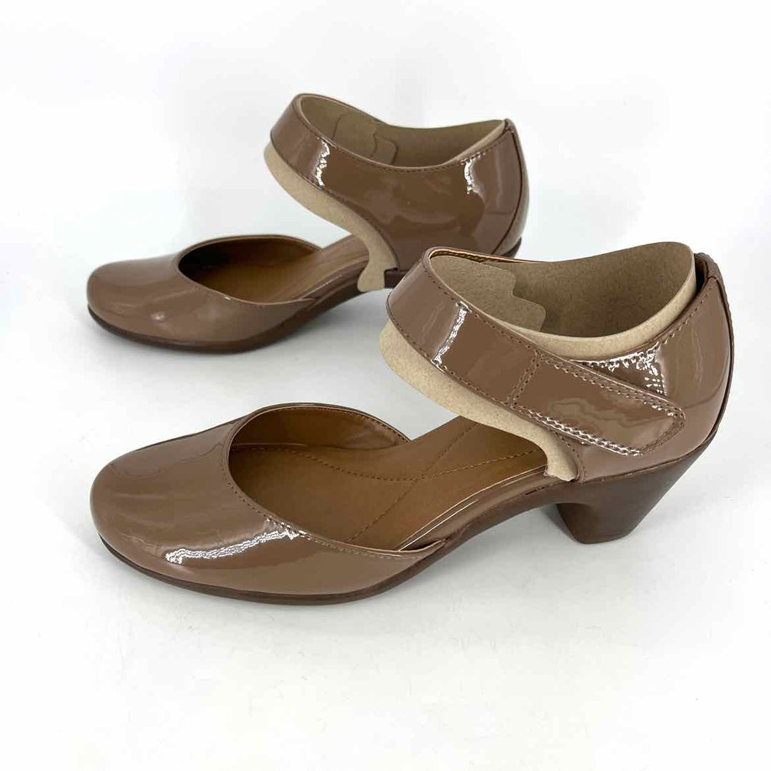 Shoe Size 7 EASY SPIRIT Brown PATENT Pumps