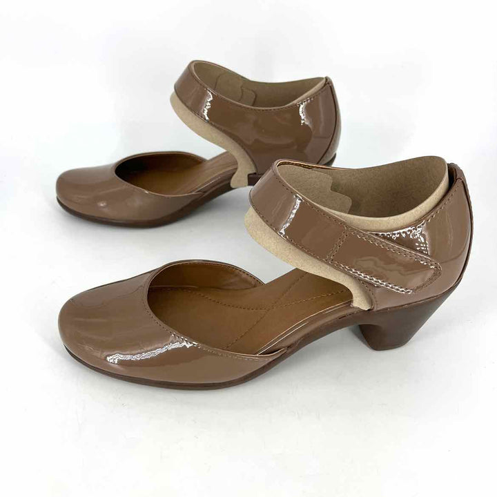 Shoe Size 7 EASY SPIRIT Brown PATENT Pumps