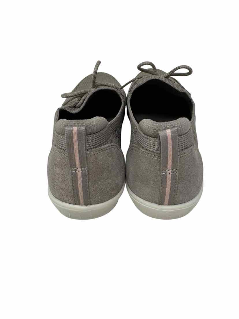 Shoe Size 8 Sketchers Tan Sneakers