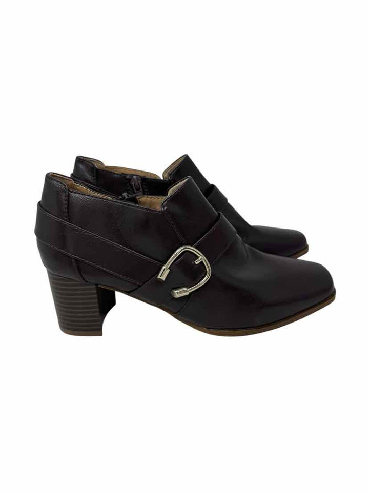 Shoe Size 7.5 Black Leather Boots