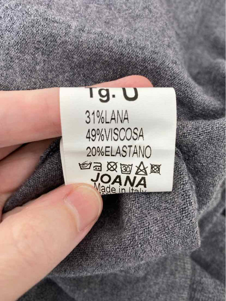 Size L Gray Sweater
