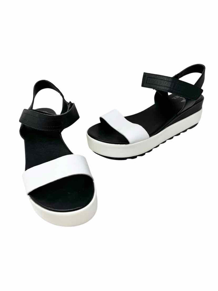 Shoe Size 8 Sorel Black/White Sandals