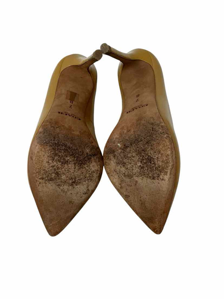 Shoe Size 7 Coach Tan Pumps