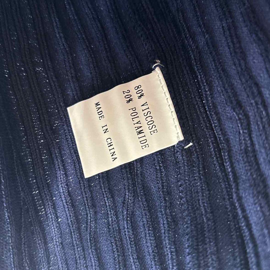 Size XL Navy Sweater