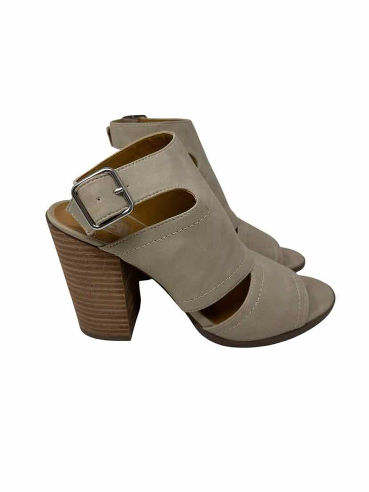 Shoe Size 9 Dolce Vita Beige Sandals