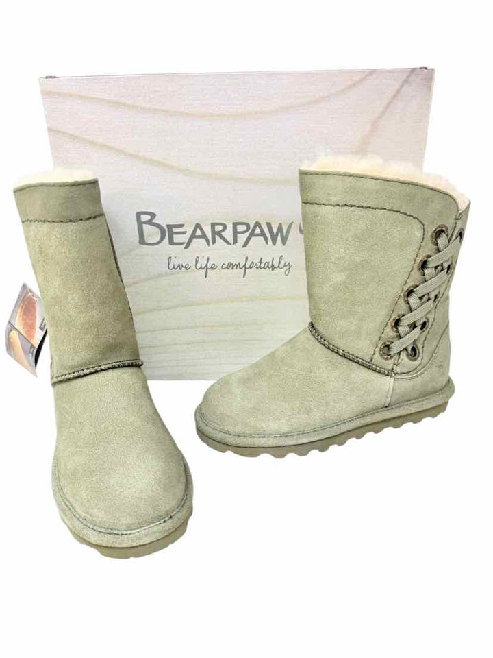 Shoe Size 6 BEARPAW Green Boots