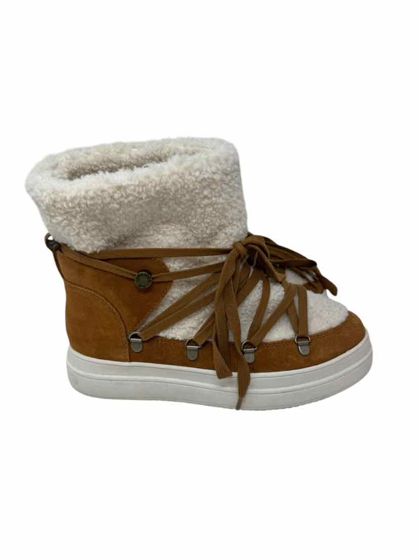 Shoe Size 8.5 j slides Brown Suede Boots