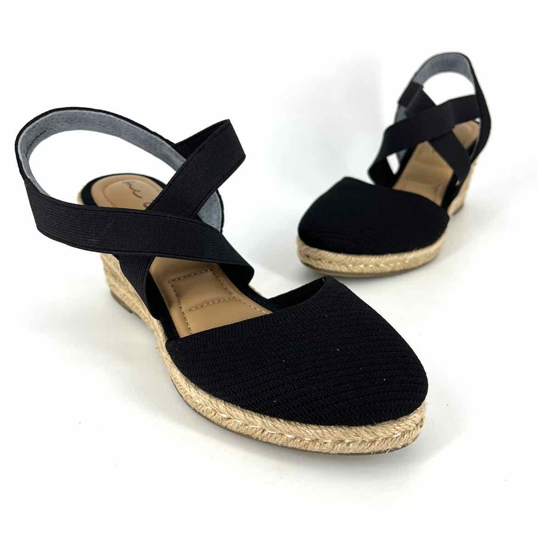 Shoe Size 6.5 Me Too Black Knit Wedge