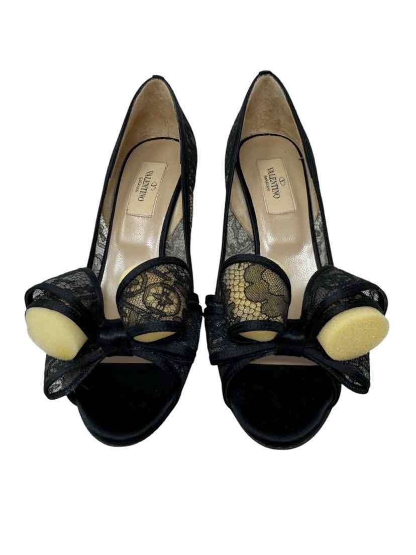 Shoe Size 36.5 VALENTINO Black Lace Pumps