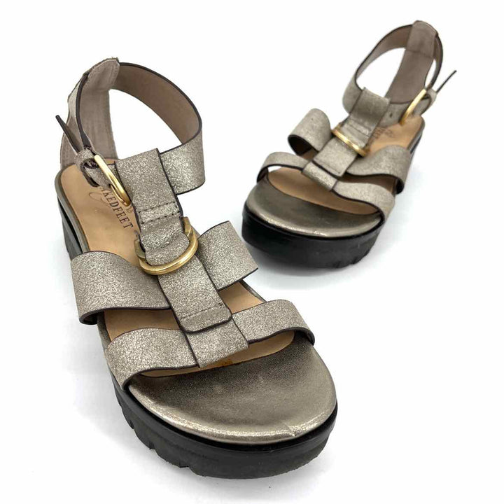 Shoe Size 6 NAKEDFEET Champagne Sandals