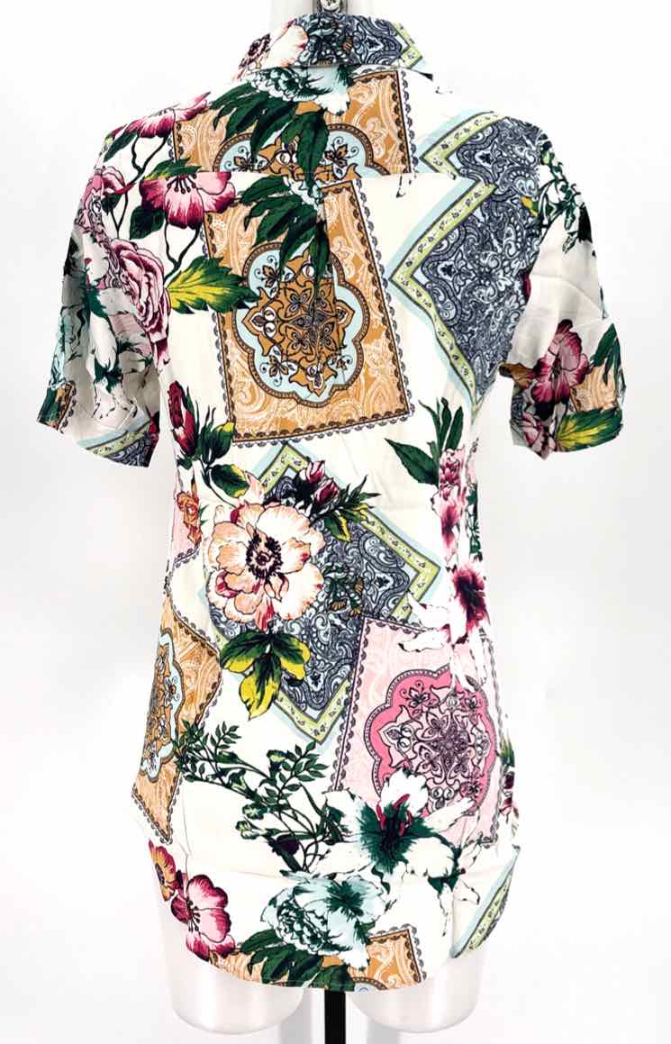 Size S Chico's Multi-Color Shirt