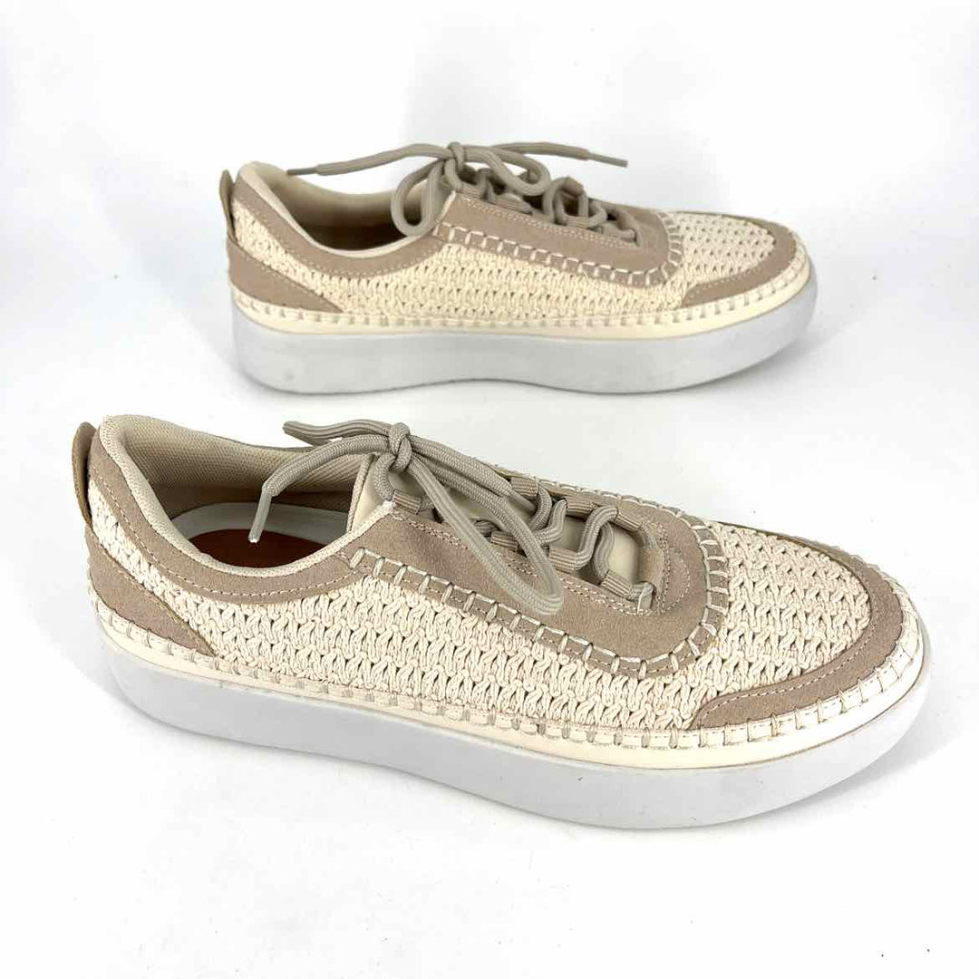 Shoe Size 9 Cream Knit Sneakers